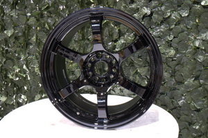 Gram Lights 57DR 18x9.5 +38 5-100 Glossy Black Wheel